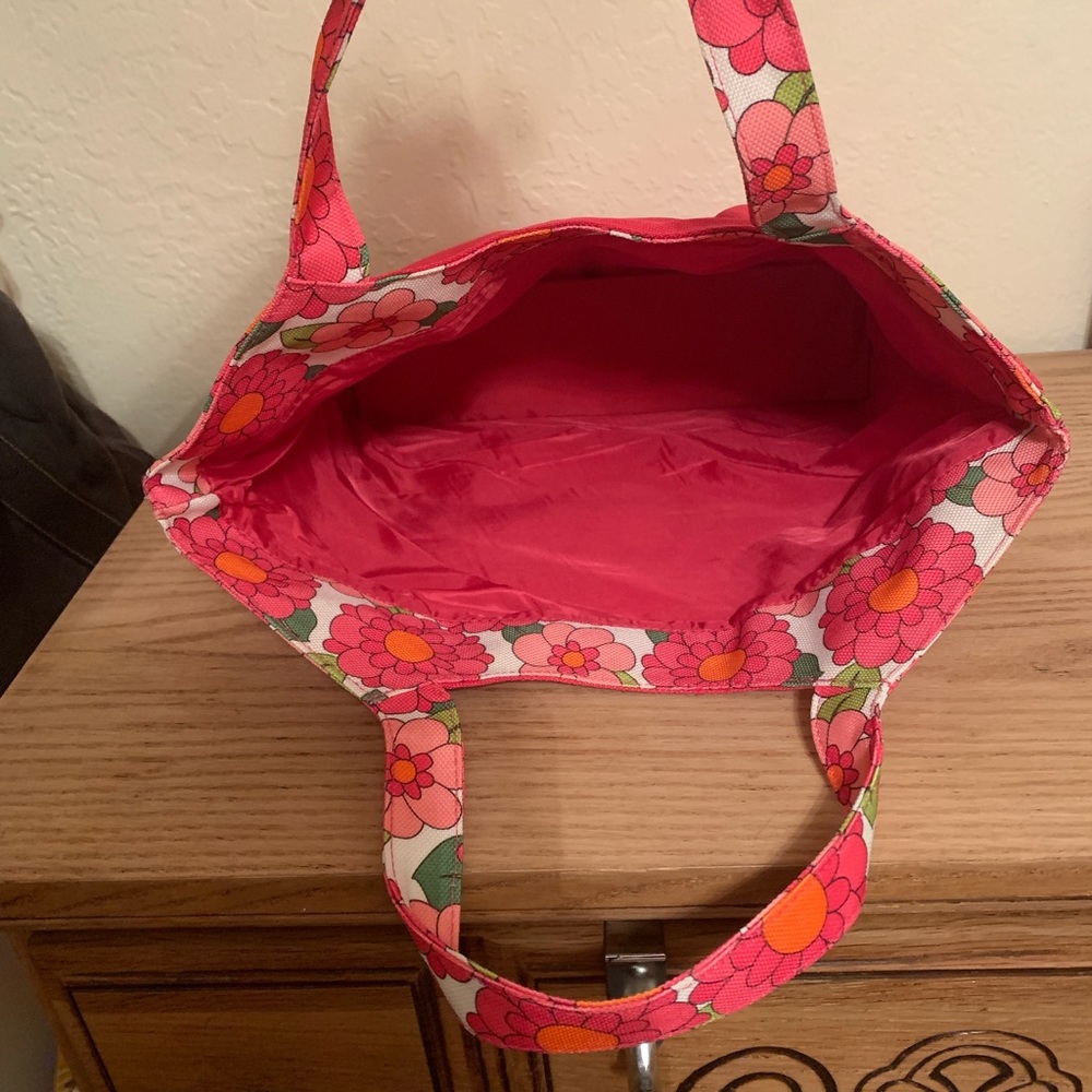 Springtime lightweight tote! - Picture 4 of 4